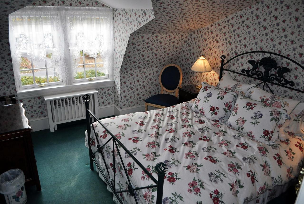 Stone Throw Cottage Inn Bar Harbor Exterior photo